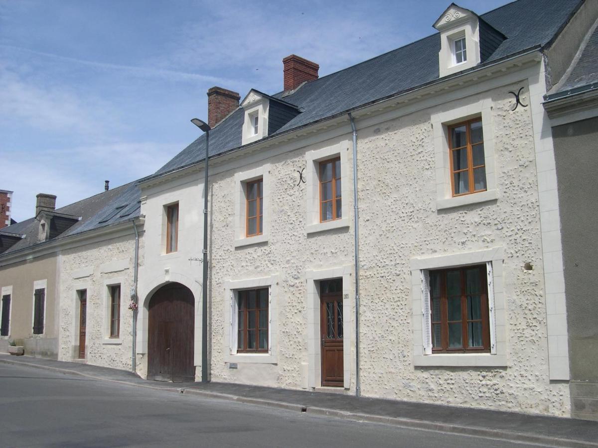 לינה וארוחת בוקר Saint-Jean-de-la-Motte L'Ancien Prieure מראה חיצוני תמונה