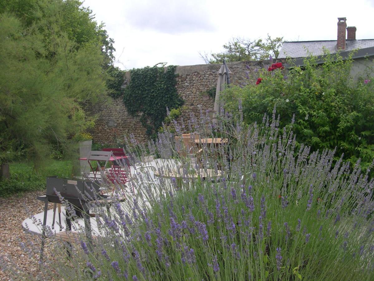 לינה וארוחת בוקר Saint-Jean-de-la-Motte L'Ancien Prieure מראה חיצוני תמונה